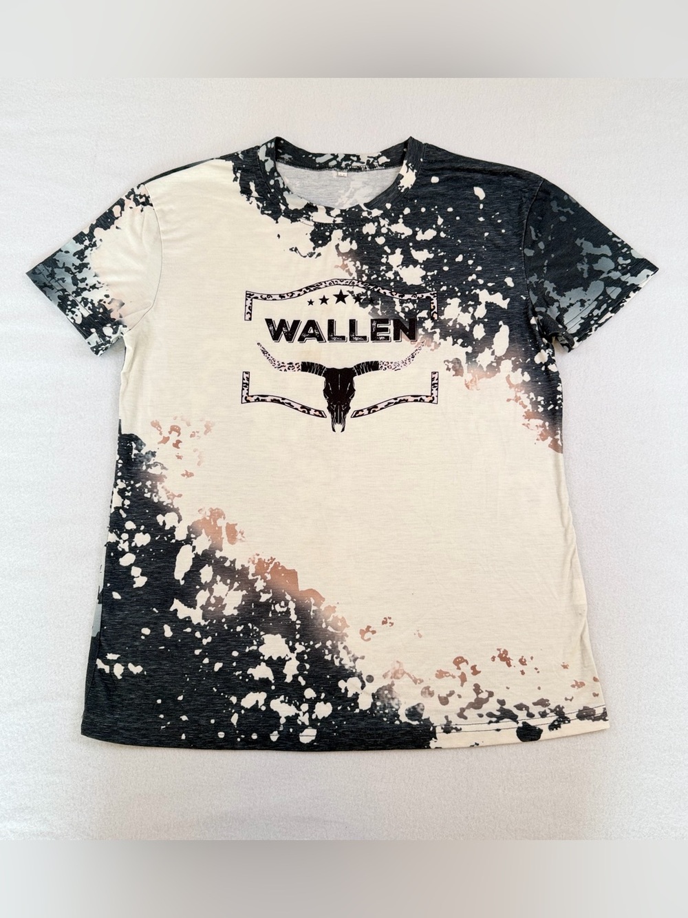 Short-Sleeve Graphic Tee in Black & Cream